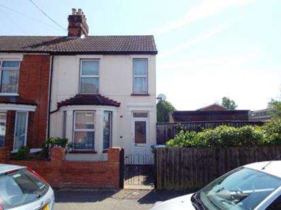 2 Bedroom End of Ter...